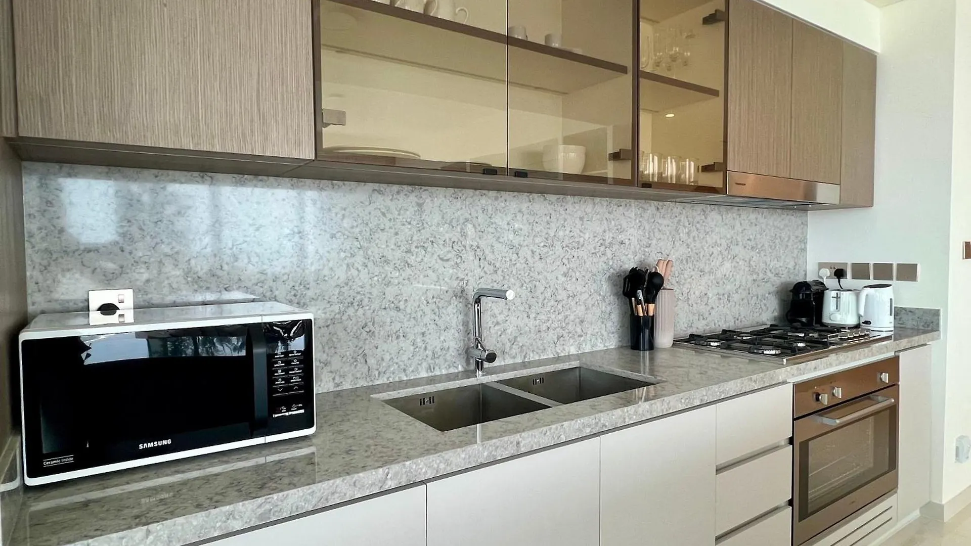 Maison Privee - Waterfront Living With Unparalleled Sea & Palm Vws Dubai