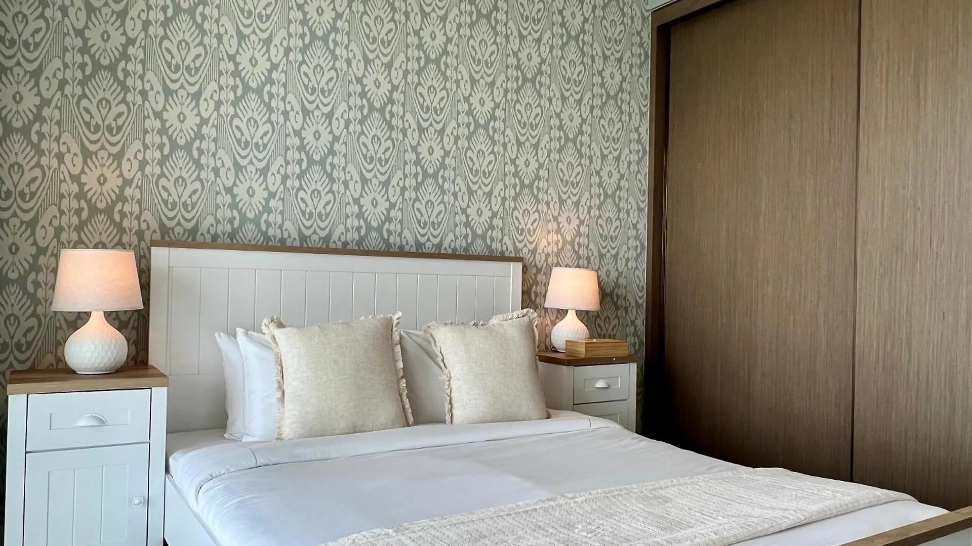 Maison Privee - Waterfront Living With Unparalleled Sea & Palm Vws Dubai