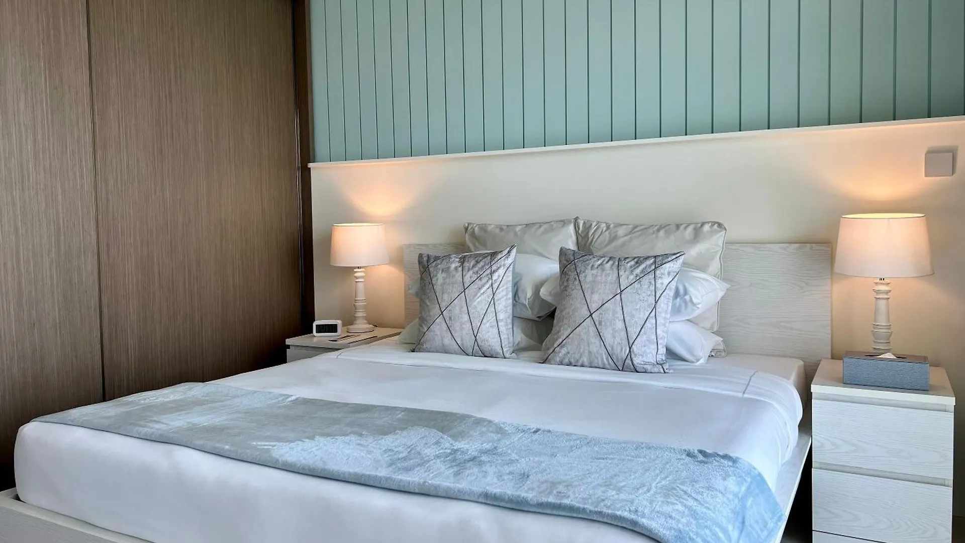 Maison Privee - Waterfront Living With Unparalleled Sea & Palm Vws Dubai United Arab Emirates