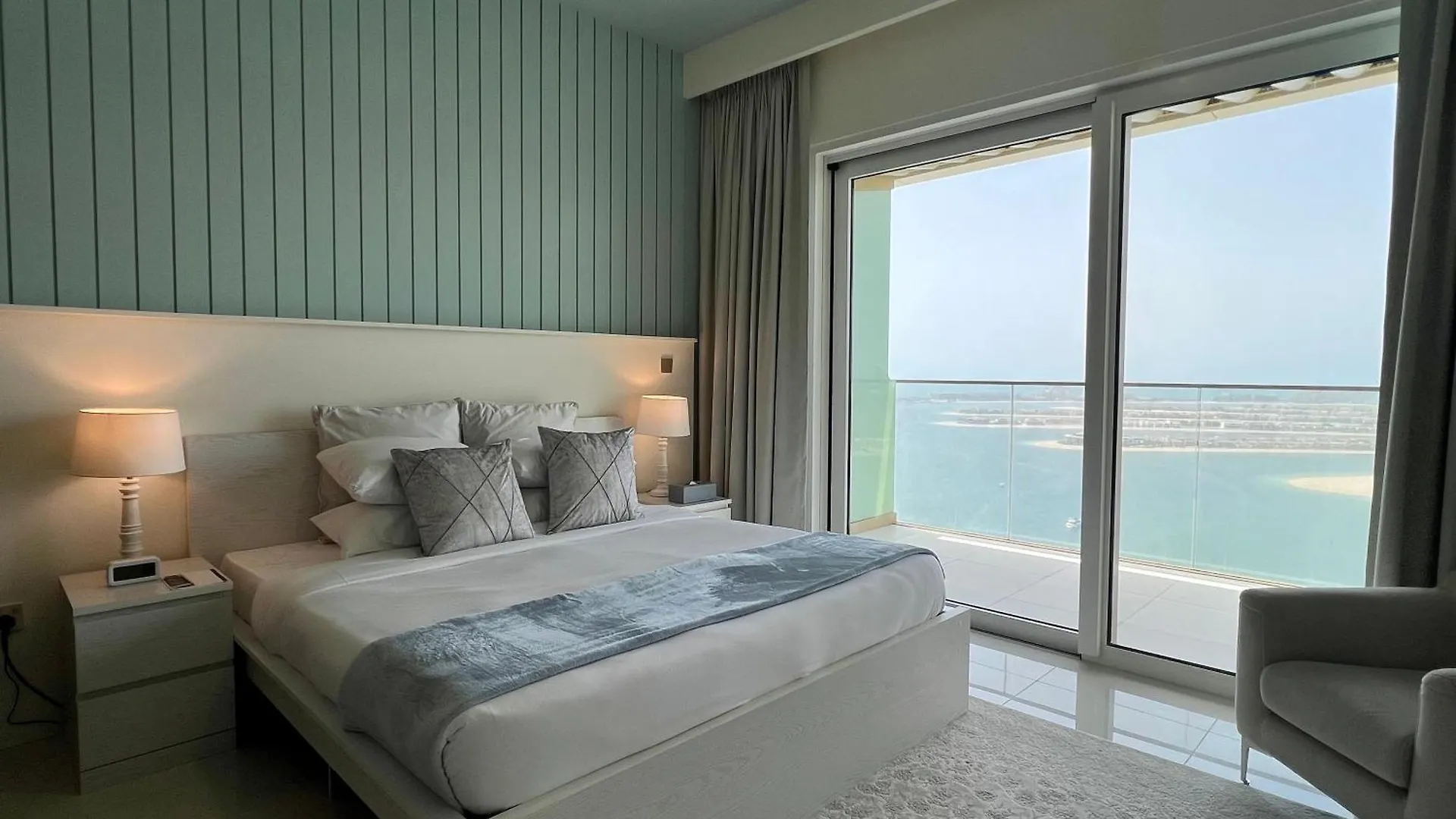 Maison Privee - Waterfront Living With Unparalleled Sea & Palm Vws Dubai 0*,